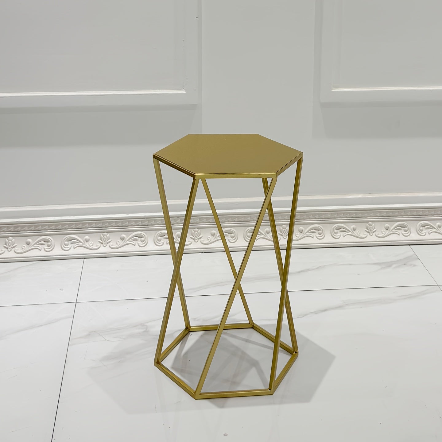 Handcrafted Iron Floor Flower Stand – Lightweight Luxury Style