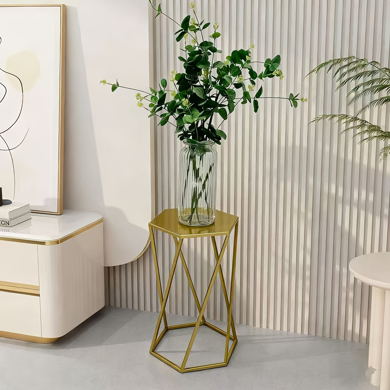 Handcrafted Iron Floor Flower Stand – Lightweight Luxury Style