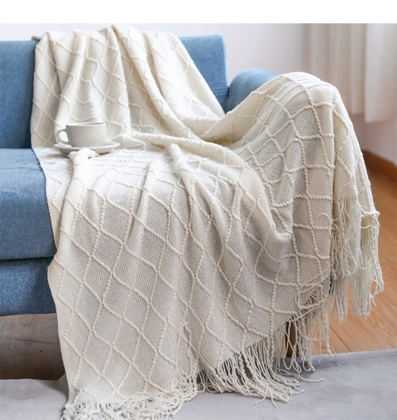Nordic Knit Blanket with Tassels – Vintage and Luxury, Ideal for Bed and Sofa, Colors Khaki, Cream and Gray