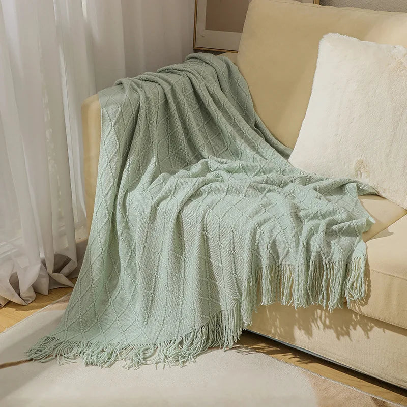 Nordic Knit Blanket with Tassels – Vintage and Luxury, Ideal for Bed and Sofa, Colors Khaki, Cream and Gray