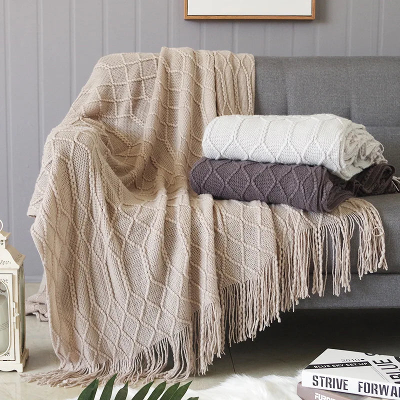 Nordic Knit Blanket with Tassels – Vintage and Luxury, Ideal for Bed and Sofa, Colors Khaki, Cream and Gray