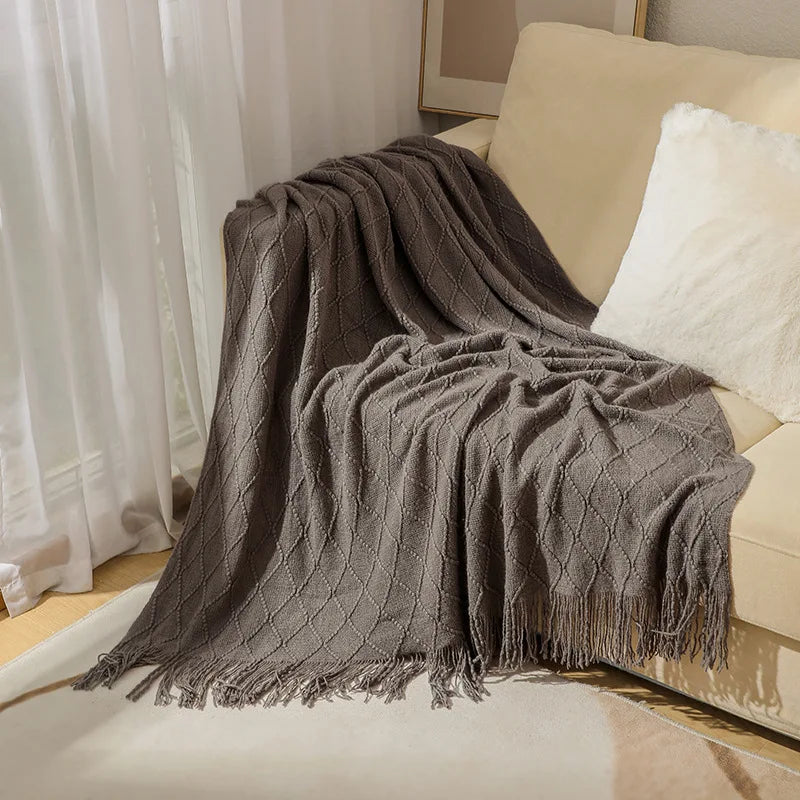Nordic Knit Blanket with Tassels – Vintage and Luxury, Ideal for Bed and Sofa, Colors Khaki, Cream and Gray