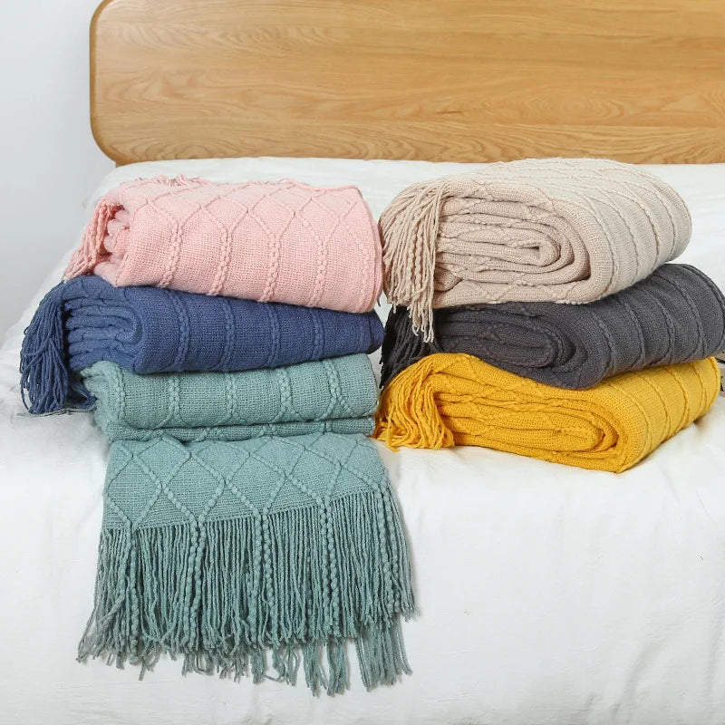 Nordic Knit Blanket with Tassels – Vintage and Luxury, Ideal for Bed and Sofa, Colors Khaki, Cream and Gray