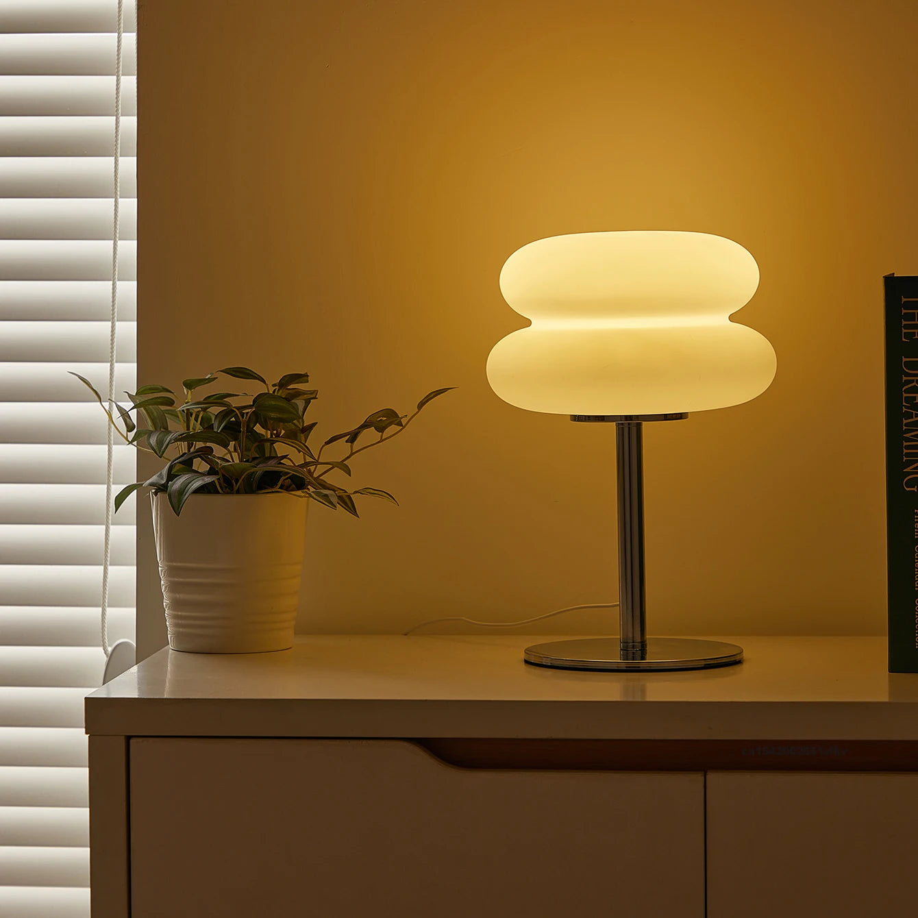 Tricolor USB Table Lamp – Dimmable for Bedroom and Living Room