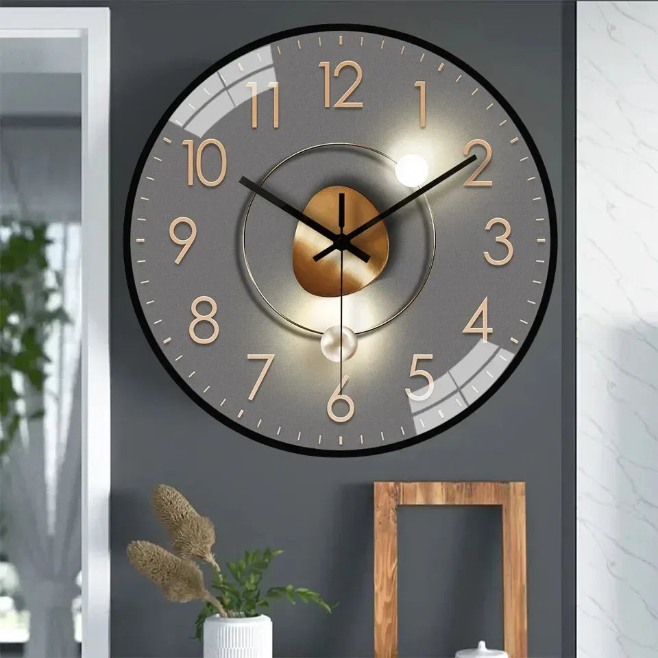 Modern and silent wall clock