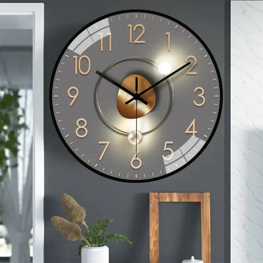 Modern and silent wall clock