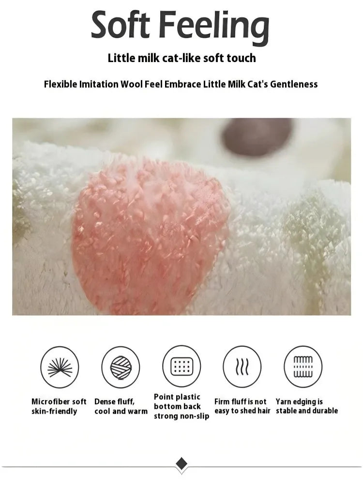 Irregular Green Rug in Cream Style