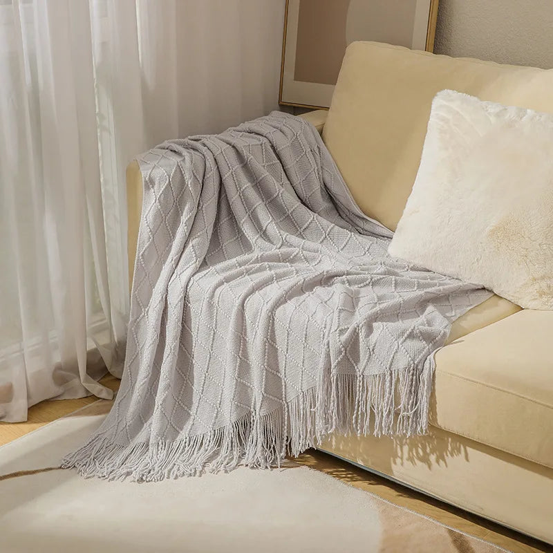 Nordic Knit Blanket with Tassels – Vintage and Luxury, Ideal for Bed and Sofa, Colors Khaki, Cream and Gray